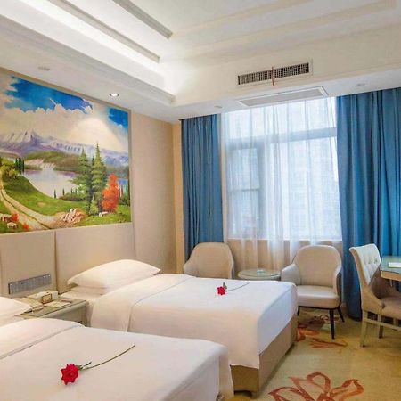 Vienna Hotel Nanyang People Road ภายนอก รูปภาพ