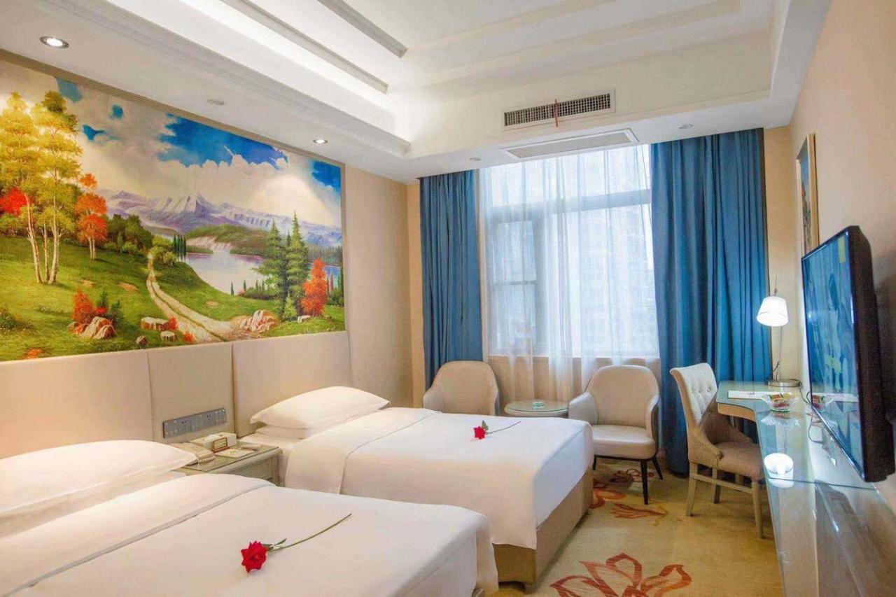 Vienna Hotel Nanyang People Road ภายนอก รูปภาพ