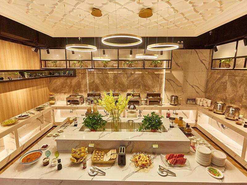 Vienna Hotel Nanyang People Road ภายนอก รูปภาพ