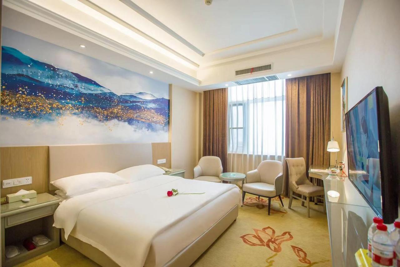 Vienna Hotel Nanyang People Road ภายนอก รูปภาพ