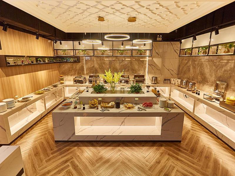 Vienna Hotel Nanyang People Road ภายนอก รูปภาพ